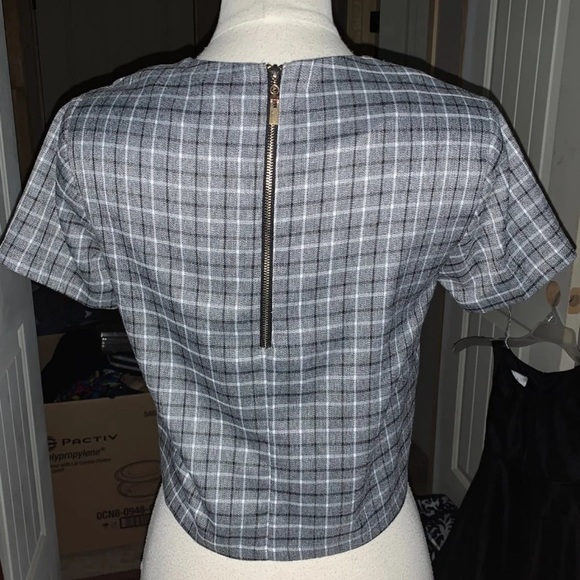 Top - Picture 2 of 2